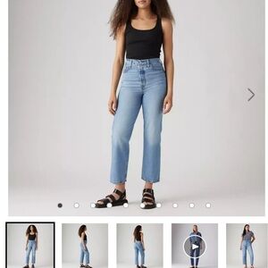 Gently used ribcage straight ankle jeans in light wash